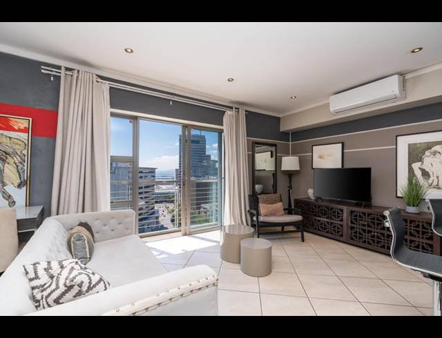1 BEDROOM APARTMENT FOR SALE IN CAPE TOWN CITY CENTRE